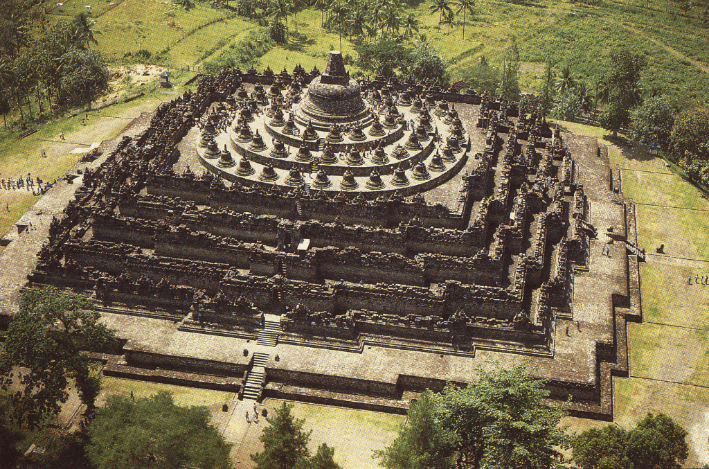 Borobudur's tiered geometric structure